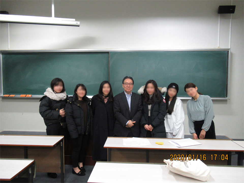 クラスの学生達と
